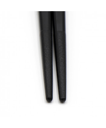 Paire de baguettes acrylique noir avec boitier - Détail bouts inférieurs